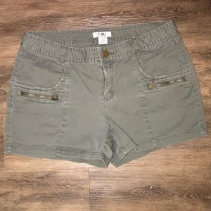 Size 8 Cato army green shorts